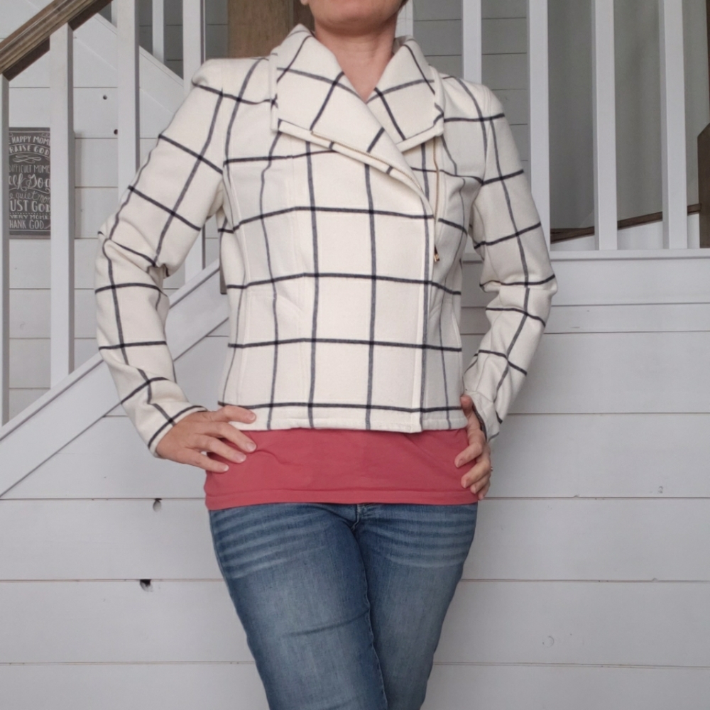 Women's Classic Tommy Hilfiger Black and Cream Windowpane Coat, size 12 P